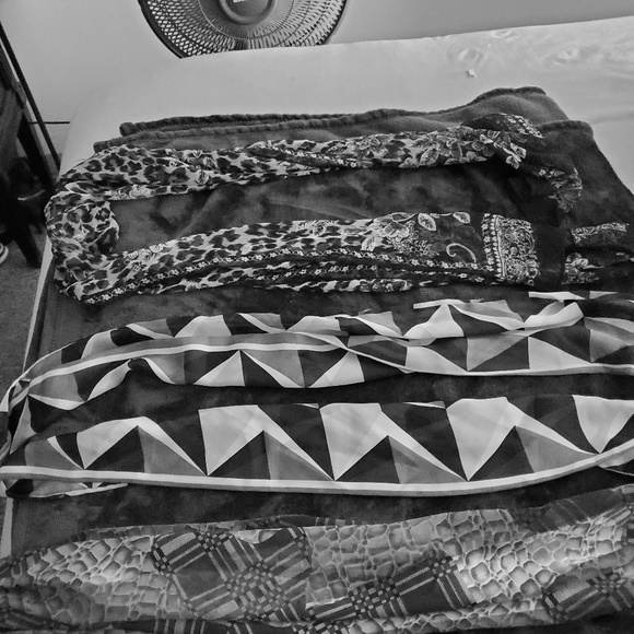 Scarves - Picture 1 of 8